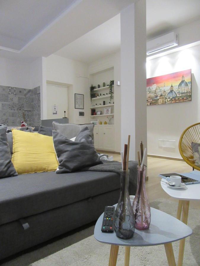 Apartment •to With Love• Rom