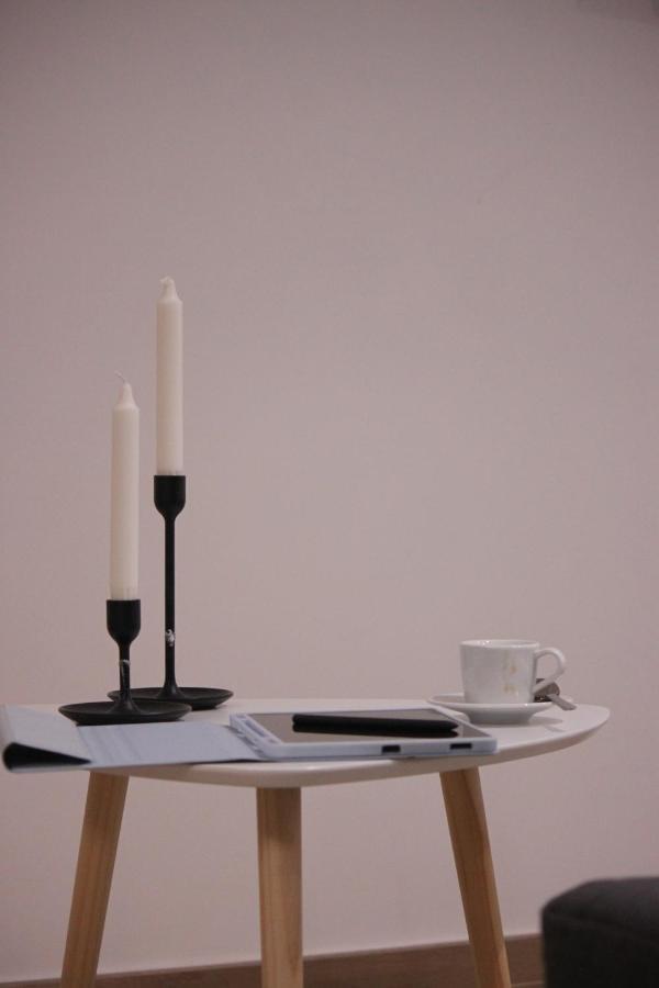 Apartment •to With Love• Rom